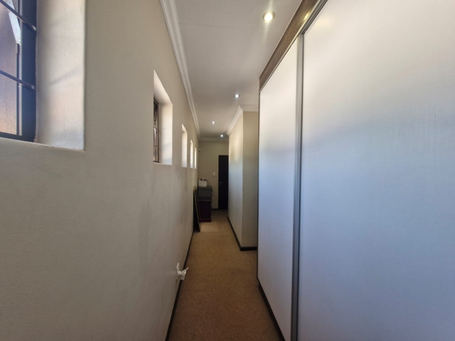 4 Bedroom Property for Sale in Kathu Northern Cape